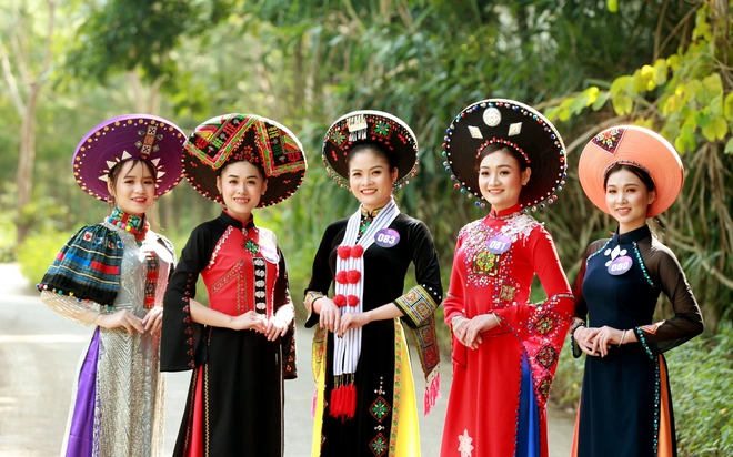 Áo dài thổ cẩm sự lựa chọn cho các sự kiện long trọng