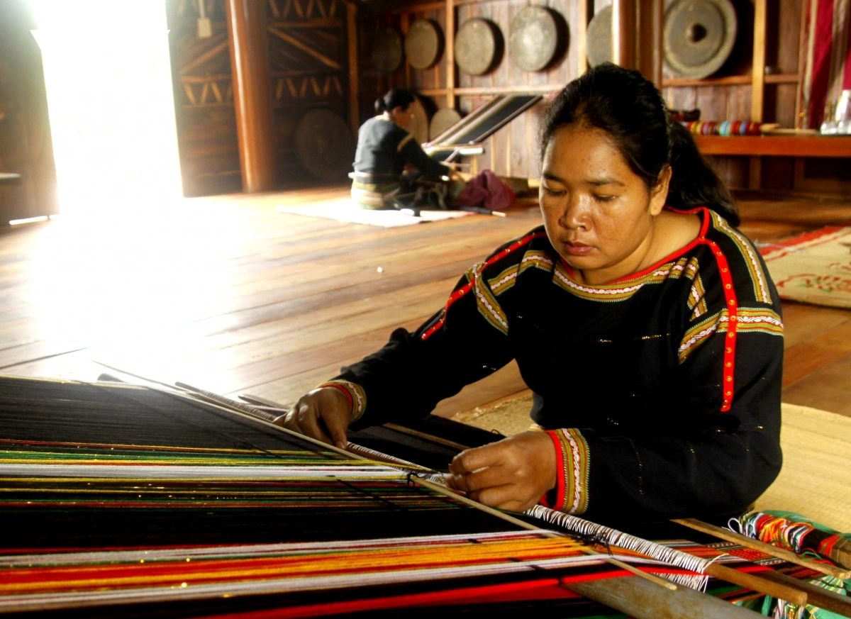 ý nghĩa hoa văn thổ cẩm Tây Nguyên