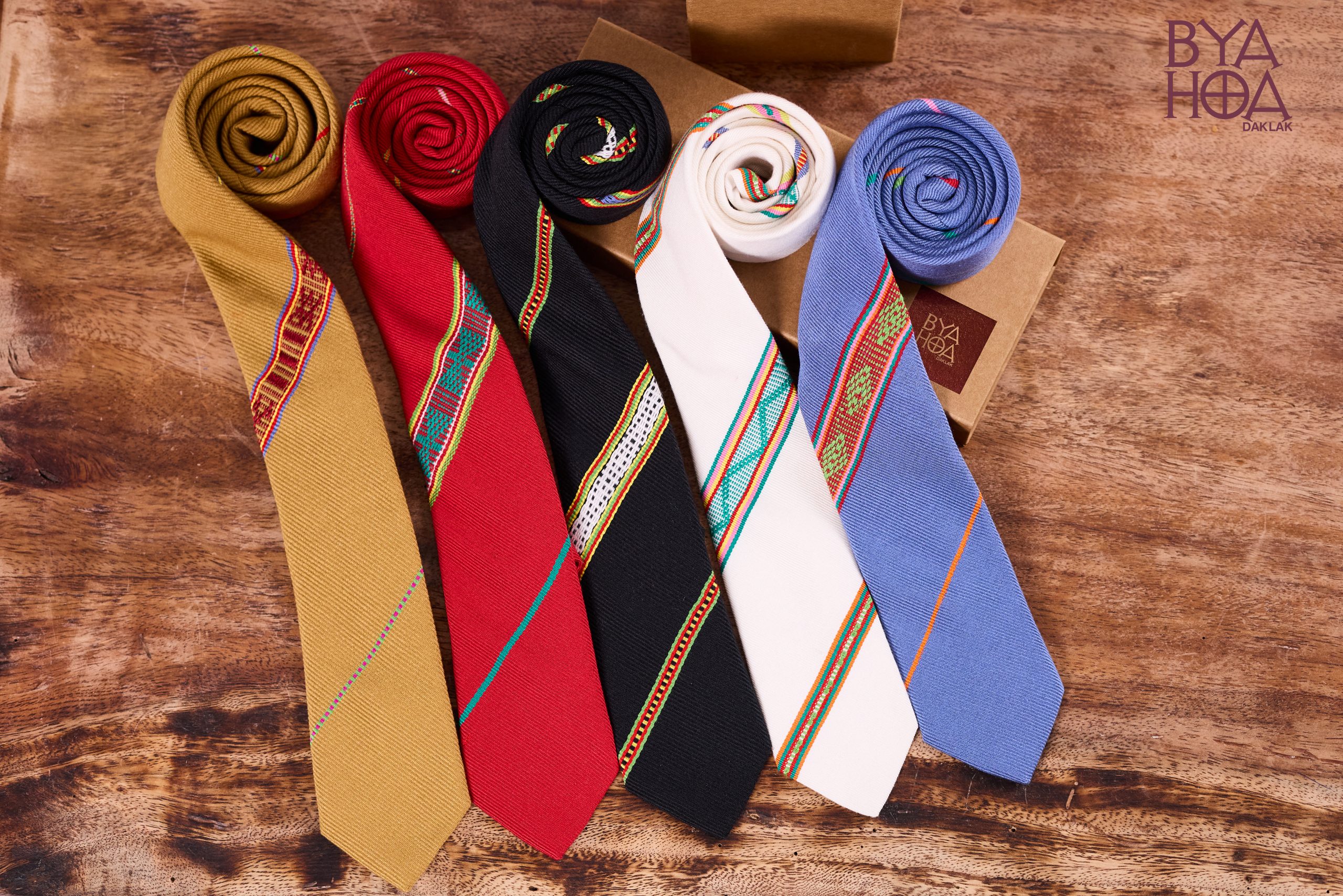 PHỤ KIỆN THỔ CẨM